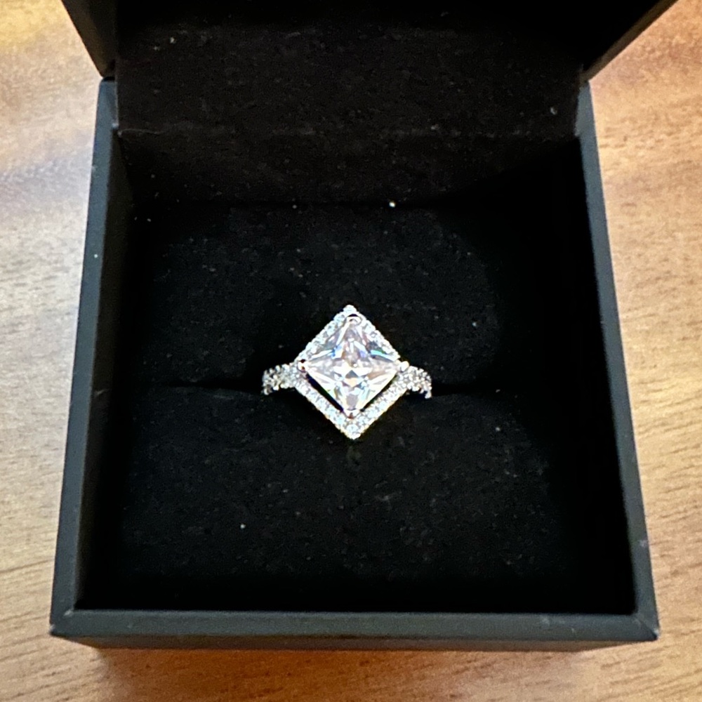 Crystal Ring - Picture 3 of 3